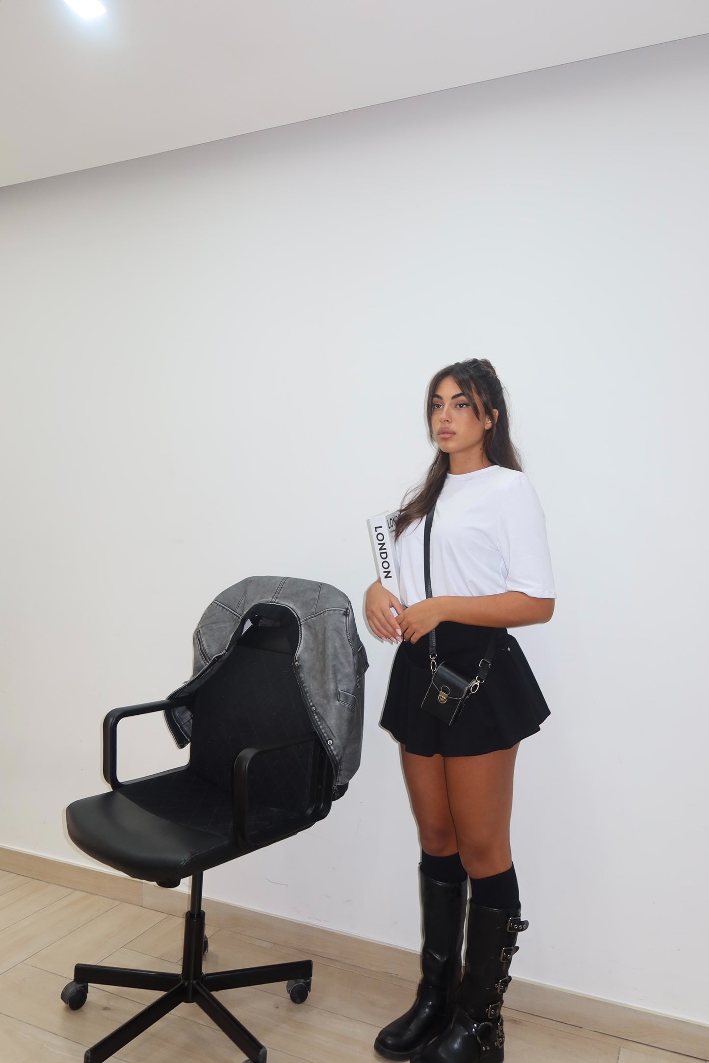 T-shirt con spalline